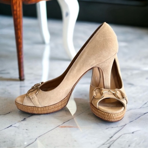 Vintage Gucci nubuck suede gold toned horse bit vintage high heels pumps SZ 9.5 - Picture 13 of 17